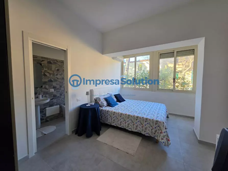 Immagine 14 di Camera in affitto  in Via Vincenzo Ciaravolo a Napoli