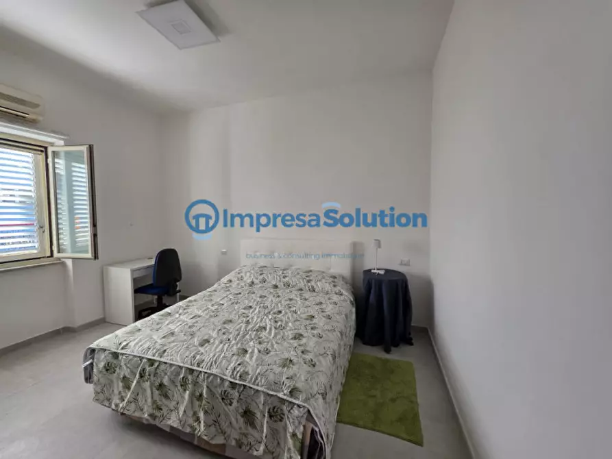 Immagine 16 di Camera in affitto  in Via Vincenzo Ciaravolo a Napoli