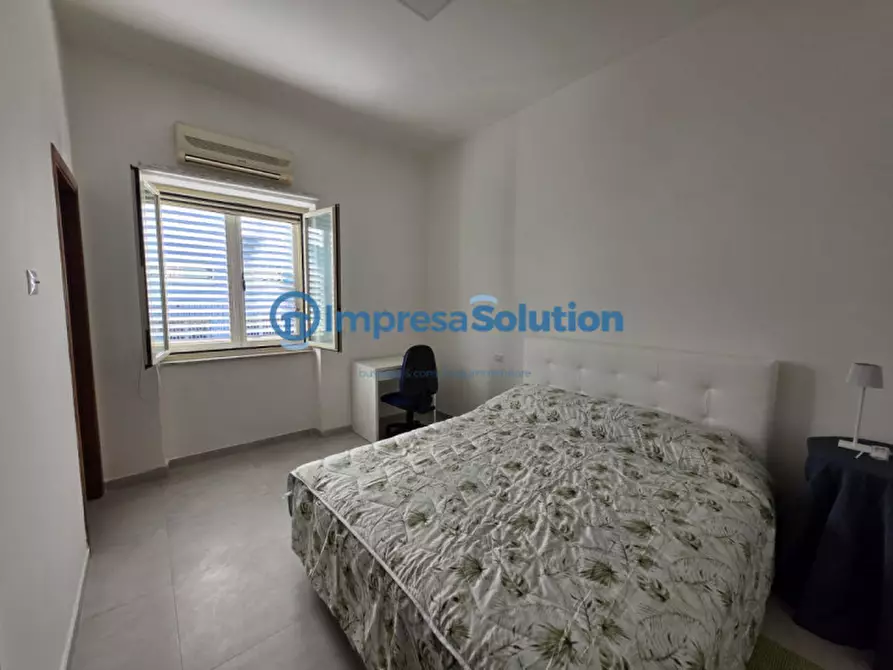 Immagine 17 di Camera in affitto  in Via Vincenzo Ciaravolo a Napoli