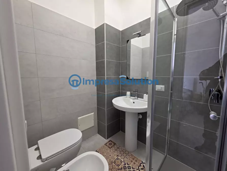 Immagine 25 di Camera in affitto  in Via Vincenzo Ciaravolo a Napoli