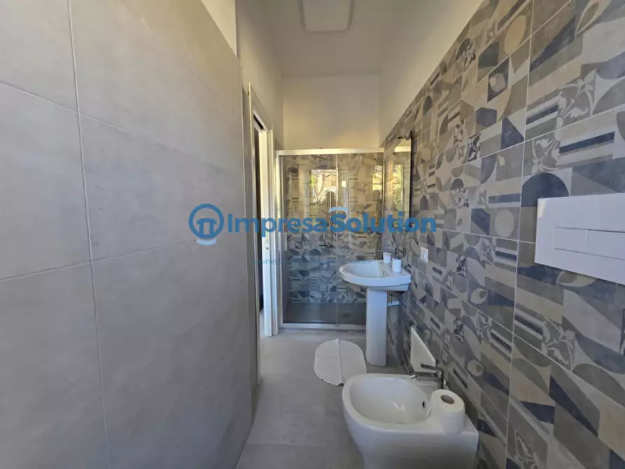 Immagine 27 di Camera in affitto  in Via Vincenzo Ciaravolo a Napoli