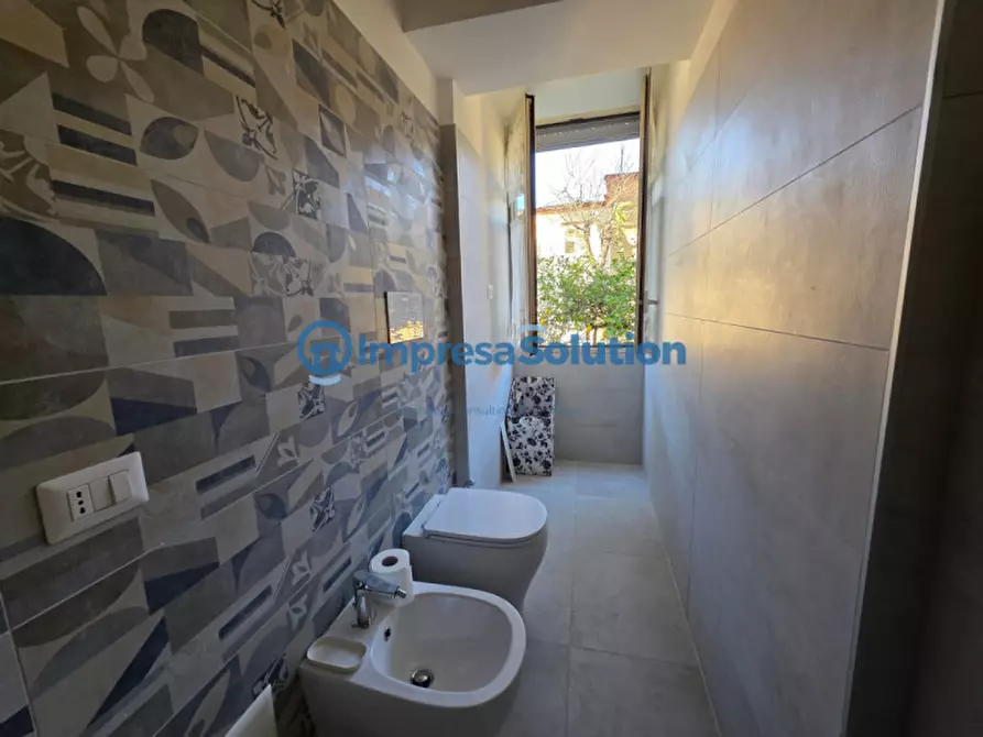 Immagine 28 di Camera in affitto  in Via Vincenzo Ciaravolo a Napoli