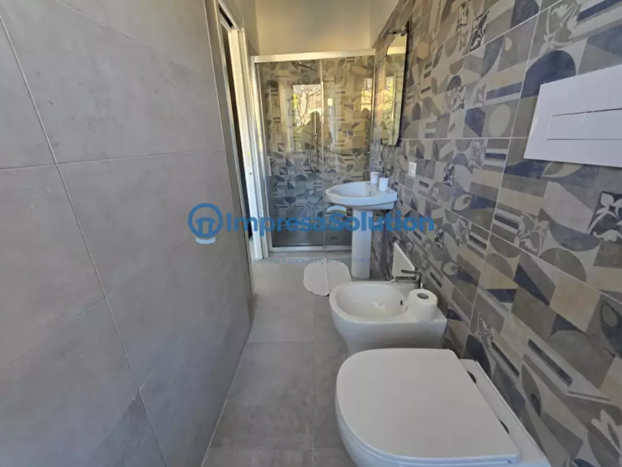 Immagine 29 di Camera in affitto  in Via Vincenzo Ciaravolo a Napoli