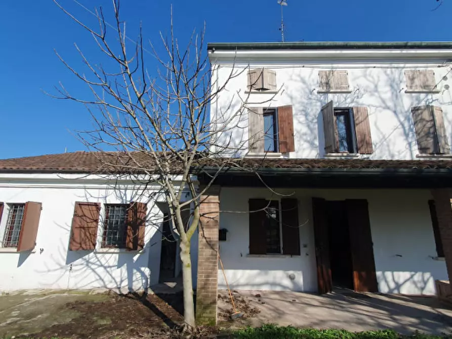 Immagine 2 di Casa bifamiliare in vendita  in VIA LIBERTà a Concordia Sulla Secchia