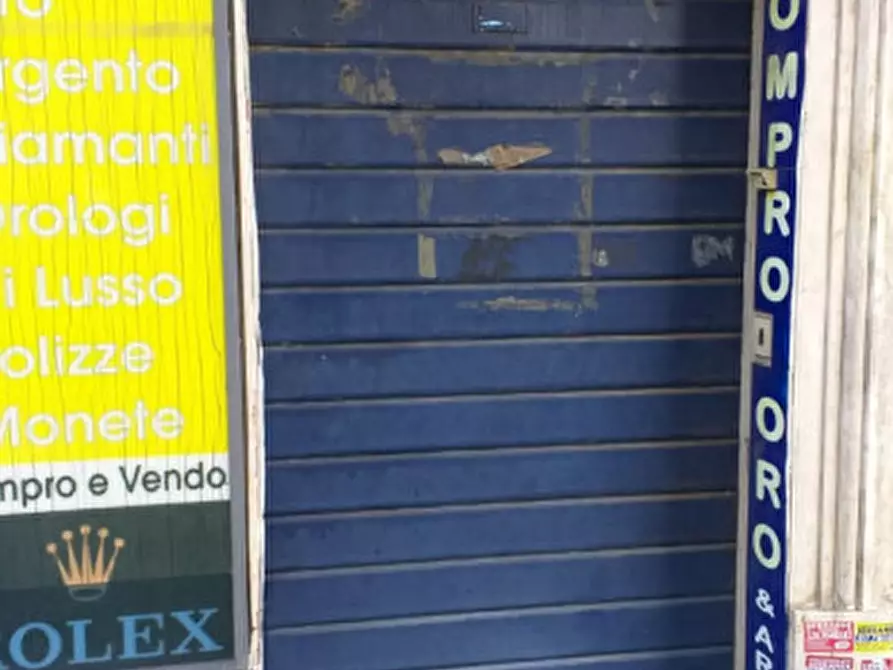 Immagine 5 di Negozio in vendita  in Via delle Medaglie d'Oro a Roma