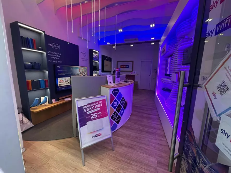 Immagine 2 di Negozio in affitto  in VIA PANZANI a Firenze