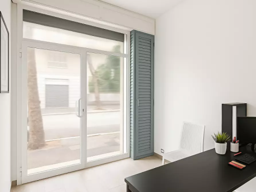 Immagine 1 di Negozio in vendita  in Via Duchessa di Galliera a Roma