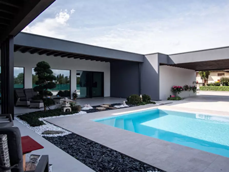 Immagine 1 di Villa in vendita  a Gavardo