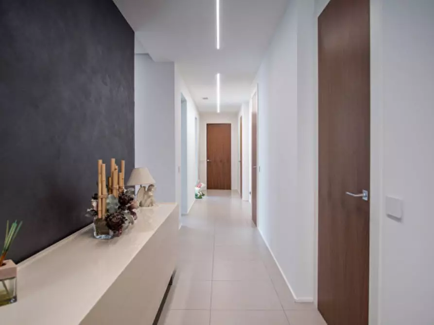 Immagine 2 di Villa in vendita  a Gavardo