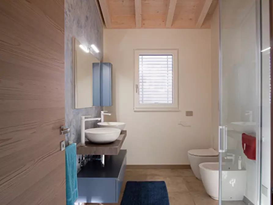 Immagine 5 di Villa in vendita  a Gavardo