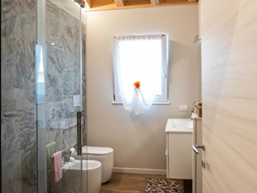 Immagine 9 di Villa in vendita  a Gavardo