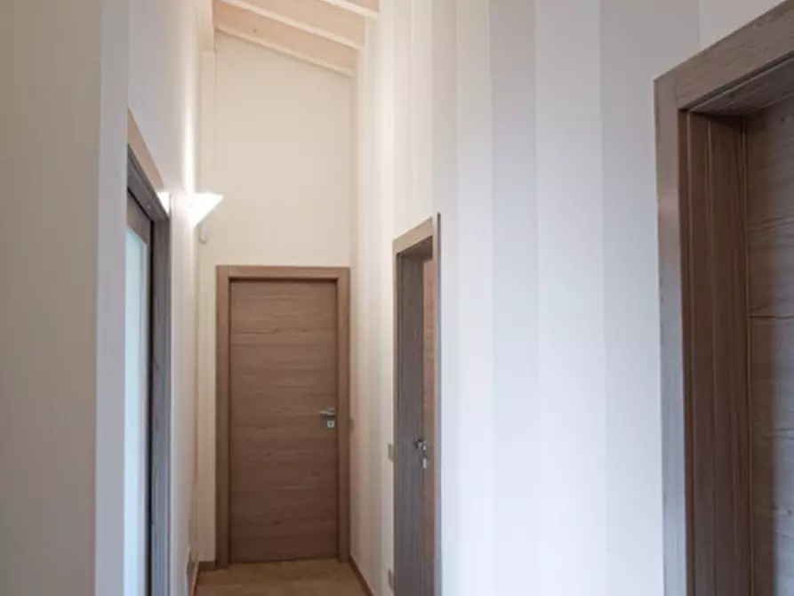 Immagine 11 di Villa in vendita  a Gavardo