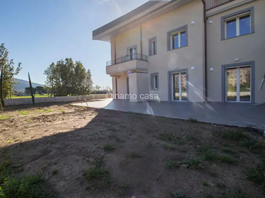 Immagine 2 di Appartamento in vendita  a Prato