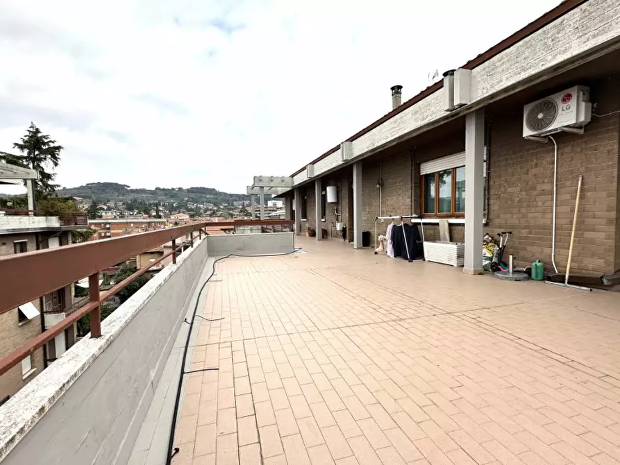 Immagine 25 di Attico in vendita  a Perugia