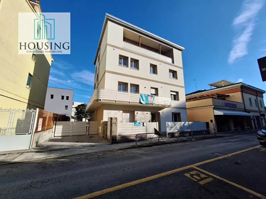 Immagine 21 di Appartamento in vendita  in via petrarca a Abano Terme