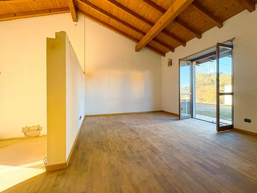 Immagine 5 di Casa indipendente in vendita  in via monte rosa. 5 a Agrate Conturbia