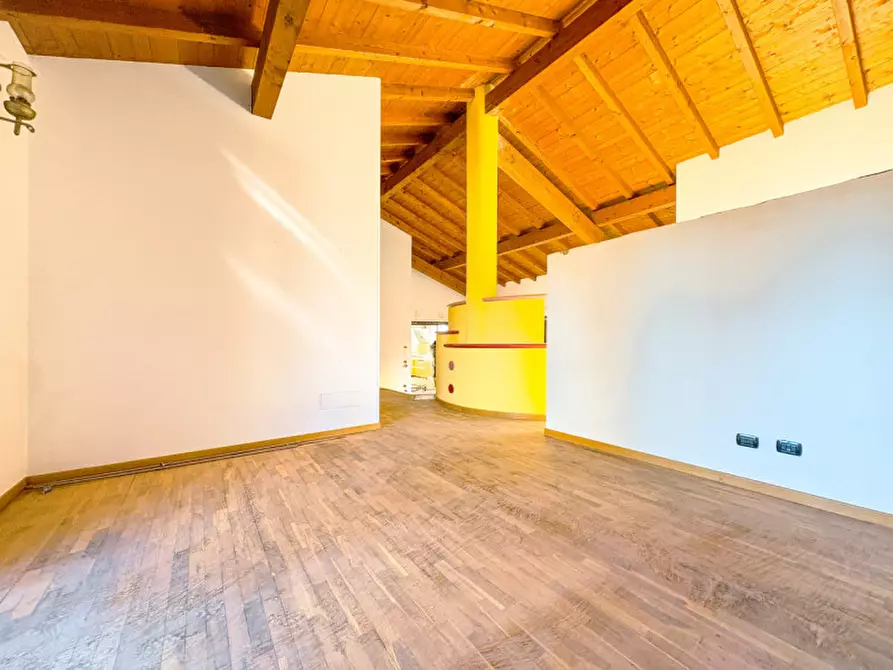 Immagine 22 di Casa indipendente in vendita  in via monte rosa. 5 a Agrate Conturbia