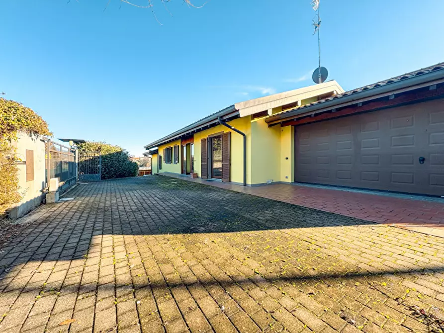 Immagine 34 di Casa indipendente in vendita  in via monte rosa. 5 a Agrate Conturbia