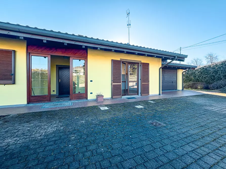 Immagine 36 di Casa indipendente in vendita  in via monte rosa. 5 a Agrate Conturbia