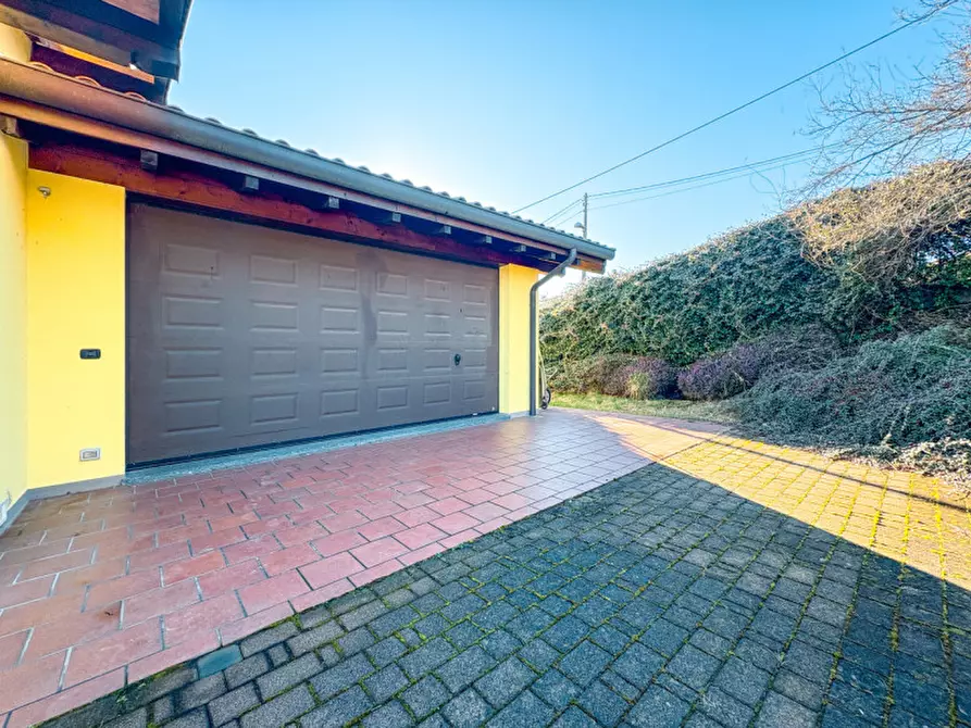 Immagine 37 di Casa indipendente in vendita  in via monte rosa. 5 a Agrate Conturbia