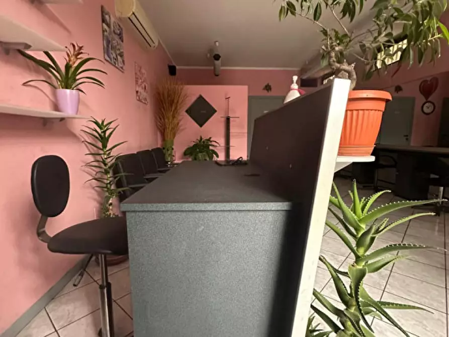 Immagine 4 di Negozio in affitto  in Via Fondovalle a Solignano