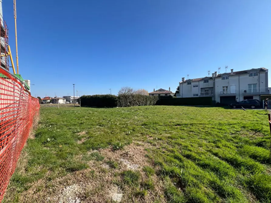 Immagine 9 di Terreno in vendita  in Via Maria Callas a Albignasego