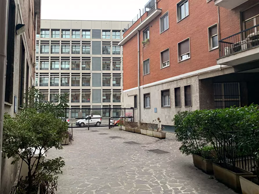 Immagine 3 di Appartamento in vendita  in via Valtellina 20 Milano a Milano