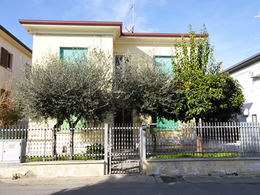 Immagine 1 di Casa bifamiliare in vendita  in viale Campania 10 a Riccione