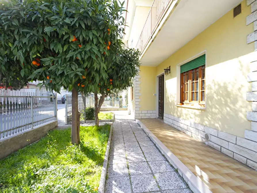 Immagine 17 di Casa bifamiliare in vendita  in viale Campania 10 a Riccione