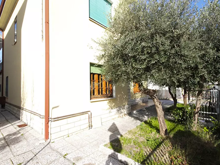 Immagine 28 di Casa bifamiliare in vendita  in viale Campania 10 a Riccione