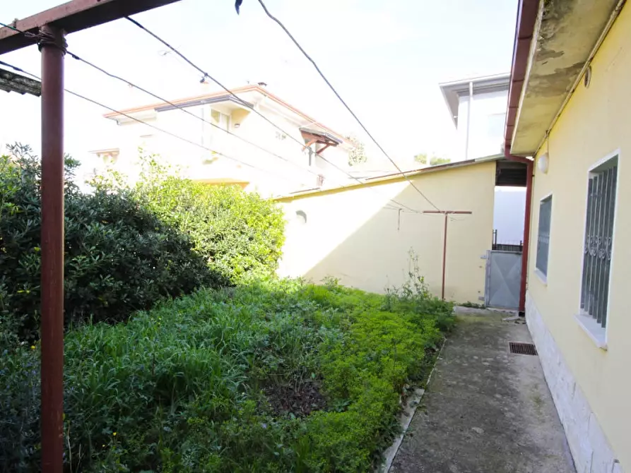 Immagine 30 di Casa bifamiliare in vendita  in viale Campania 10 a Riccione