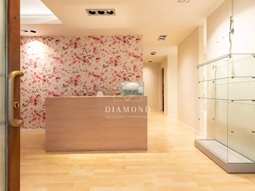 Immagine 1 di Ufficio in vendita  in Via Roma a Fonte