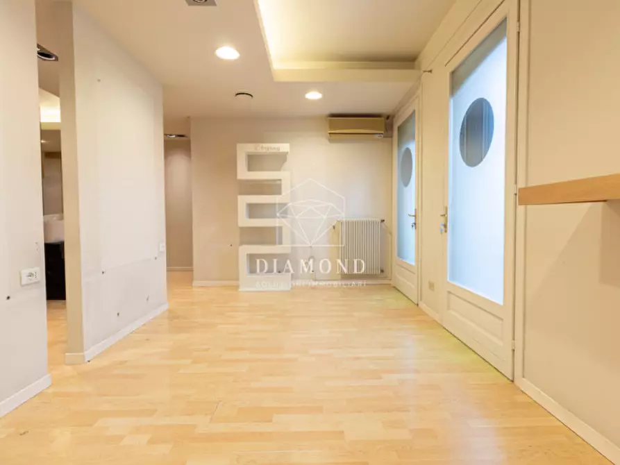 Immagine 9 di Ufficio in vendita  in Via Roma a Fonte