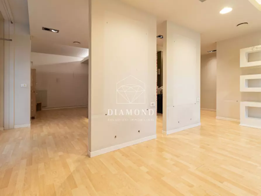 Immagine 10 di Ufficio in vendita  in Via Roma a Fonte