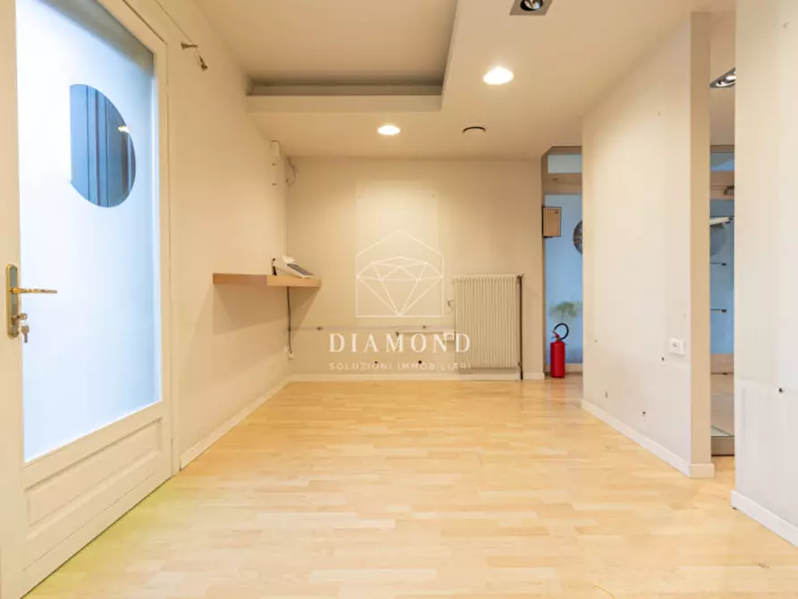 Immagine 12 di Ufficio in vendita  in Via Roma a Fonte