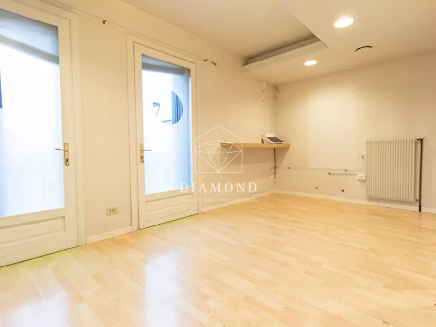 Immagine 13 di Ufficio in vendita  in Via Roma a Fonte