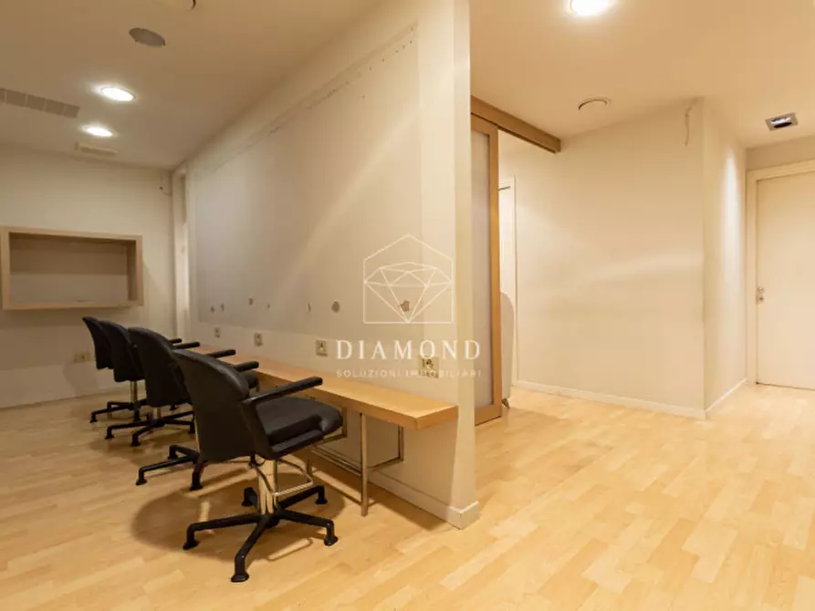 Immagine 19 di Ufficio in vendita  in Via Roma a Fonte