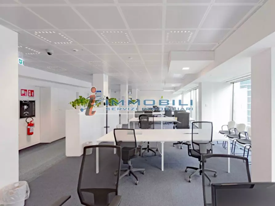 Immagine 4 di Ufficio in affitto  in VIA GIOIA MELCHIORRE a Milano