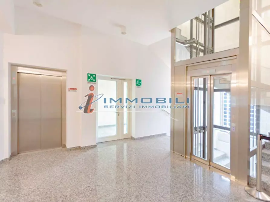 Immagine 6 di Ufficio in affitto  in VIA GIOIA MELCHIORRE a Milano