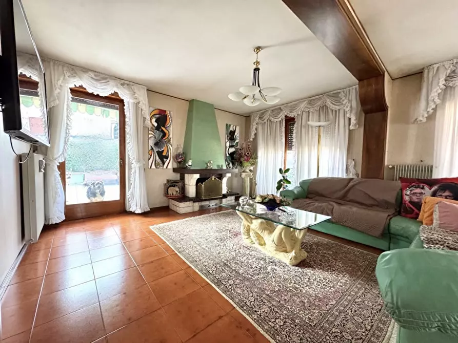 Immagine 9 di Casa bifamiliare in vendita  in via Marconi a Colceresa