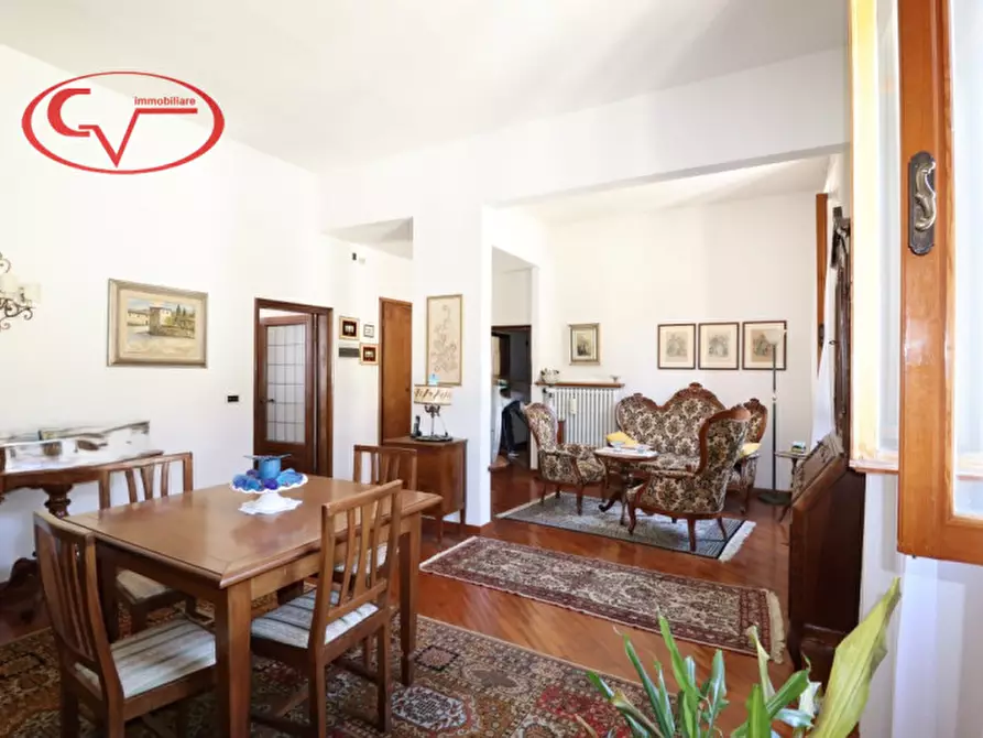 Immagine 1 di Appartamento in vendita  in via trento a Montevarchi