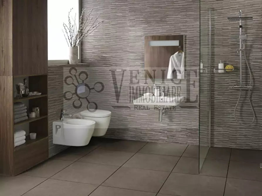 Immagine 4 di Attività commerciale in vendita  a Venezia