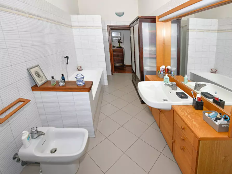 Immagine 32 di Casa indipendente in vendita  in Via Bucci a Parma