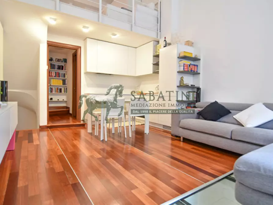 Immagine 1 di Appartamento in vendita  in via gaetano de castillia 24 a Milano