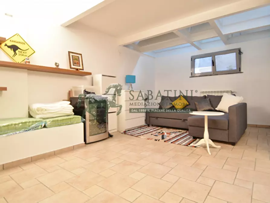 Immagine 11 di Appartamento in vendita  in via gaetano de castillia 24 a Milano