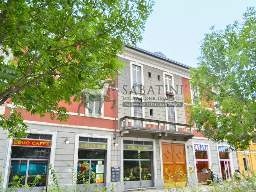 Immagine 14 di Appartamento in vendita  in via gaetano de castillia 24 a Milano
