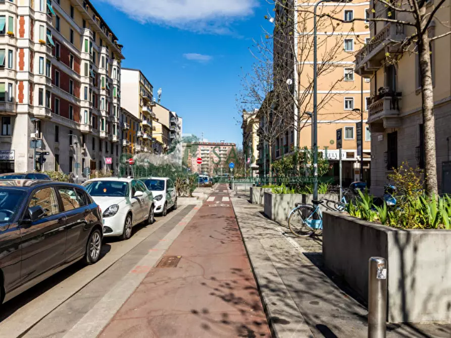 Immagine 16 di Appartamento in vendita  in via gaetano de castillia 24 a Milano
