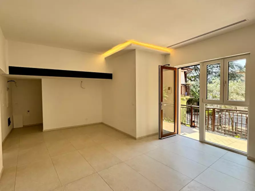 Immagine 5 di Appartamento in vendita  in Piazza Giuseppe Garibaldi a Verona