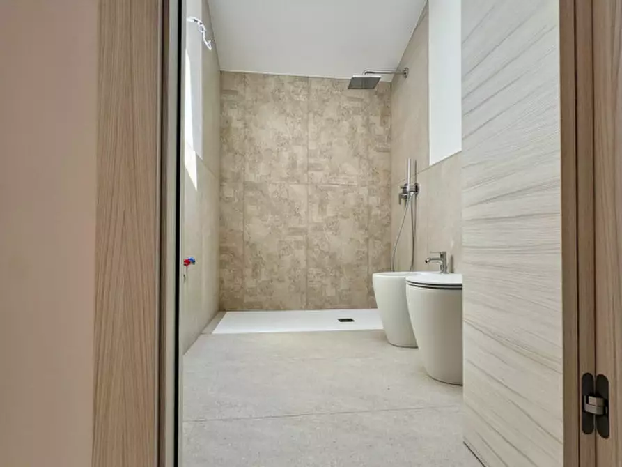 Immagine 7 di Appartamento in vendita  in Piazza Giuseppe Garibaldi a Verona