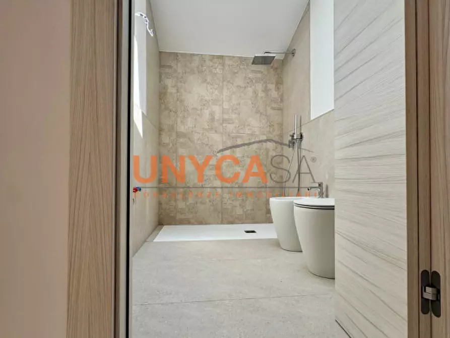 Immagine 7 di Attività commerciale in vendita  in Piazza Giuseppe Garibaldi a Verona